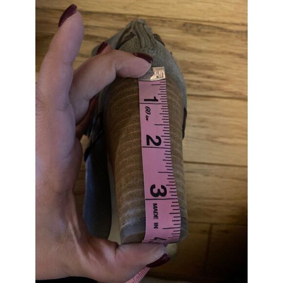 Carlos Santana Womens Taupe Leather Raw Edge Strappy Heeled Ankle Boots size 9 - Picture 8 of 9